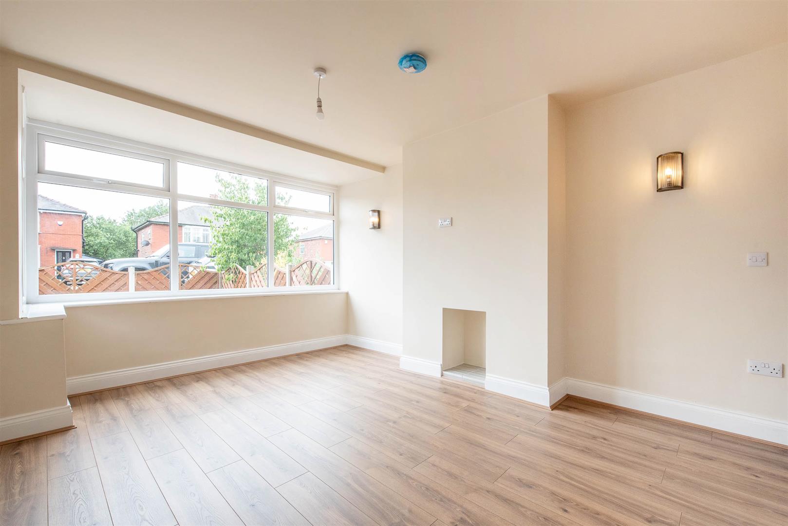 3 bed property in Brownedge Road, Preston